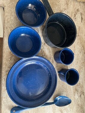 Blue Speckled Enamel Dinnerware Set - 8-Piece